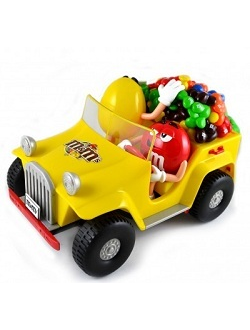 M&M's конфеты с игрушкой машинкой
