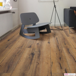 Декор ламината Haro Tritty 100 Gran Via Дуб Италика Дымчатый 530333 в интерьере комнаты