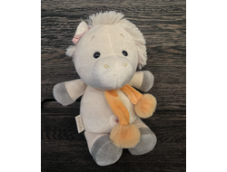 Лошадка Ами с шарфом