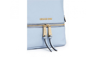 голубой рюкзак майкл корс с золотой фурнитурой