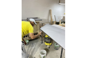 Нанесение микроцемента.