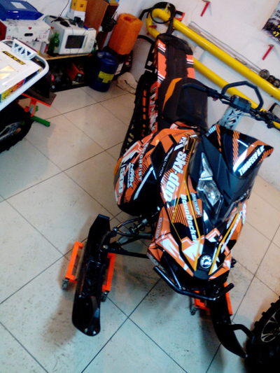 Наклейки на снегоход SKI DOO Summit