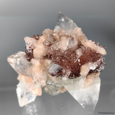 Апофиллит и гейландит. Индия. 70*70*70мм