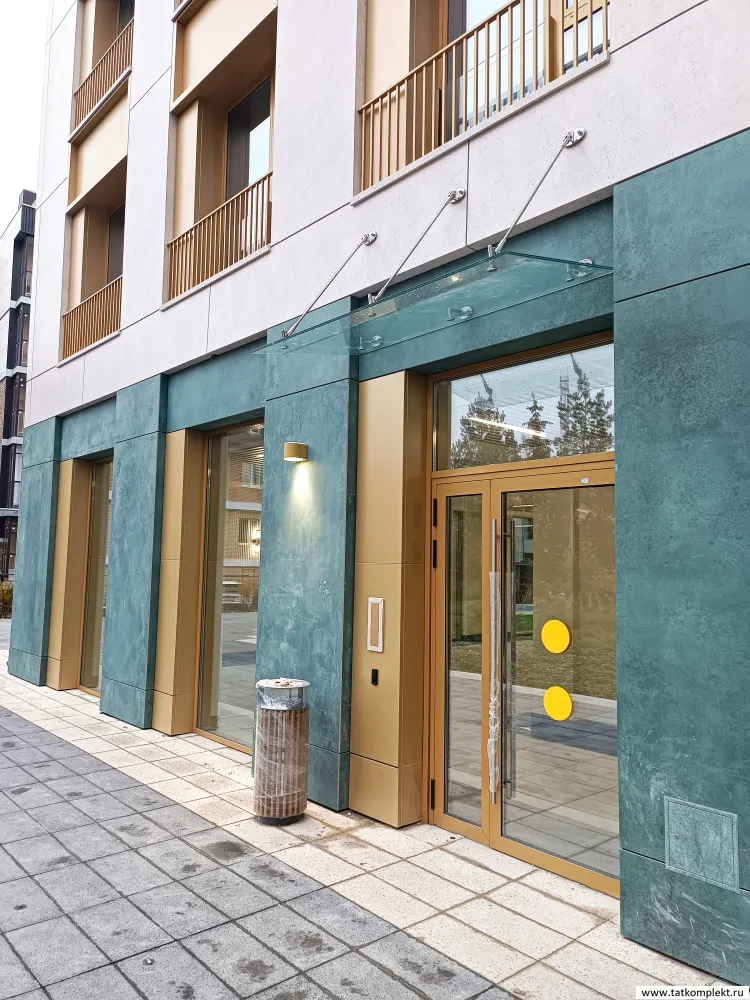 Стеклянные козырьки на вантах (тягах) ЖК "Мифы" Казань. Стекло закаленное , триплекс 8+8 (16мм)