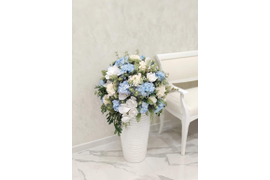 Напольная большая композиция из искусственных цветов в высокой вазе №72