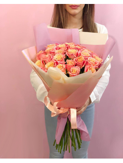 Букет из 29 роз сорта Мисс Пигги