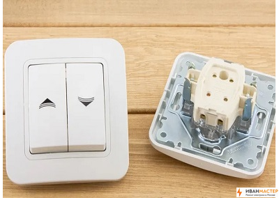 Монтаж выключателя света скрытой установки на даче ИВАНМАСТЕР