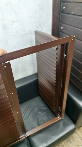 Жалюзийная решетка распашная