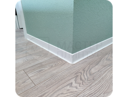 Плинтус ХДФ Dollken S60 Flex Life TOP 60мм Х 2,575 м - 1005 Белоснежный в интерьере 7