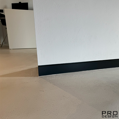 Плинтус скрытого монтажа PRO DESIGN Universal 235 анодированный черный