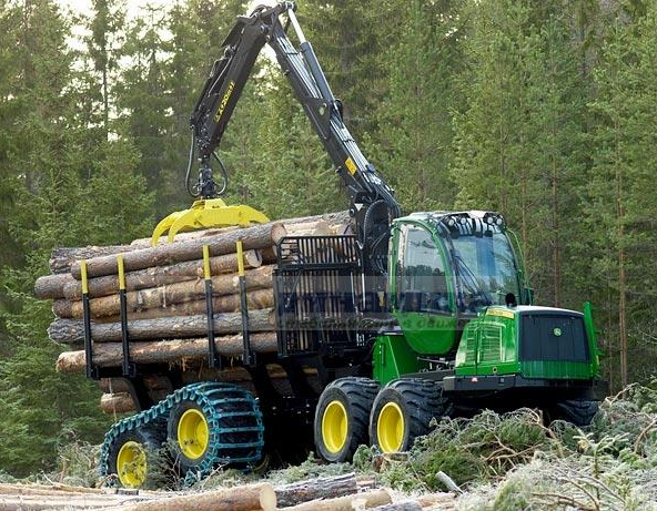 Трактор производства Timberjack/John Deere.