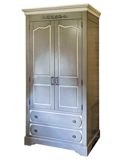 Шкаф для одежды двухстворчатый с ящиками и верхним декором.