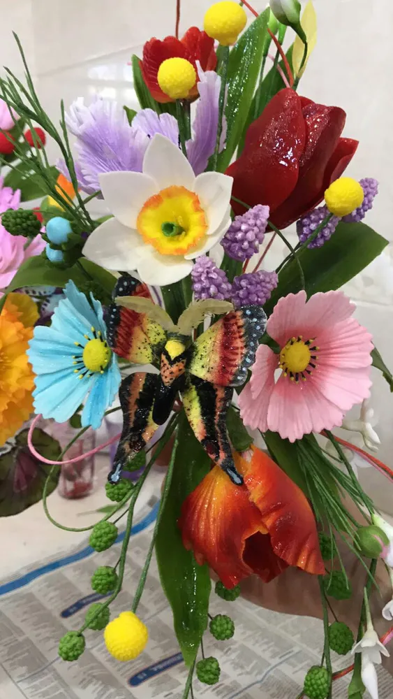 Фото от Рано. Работы ее учеников. Использован молд Краспедия, Серединки адониса, Мускари