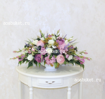 Роскошная композиция из искусственных цветов в сиреневых тонах № УНС018 для декорирования интерьера