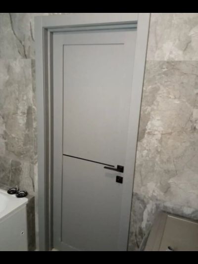 OPTIMA PORTE (ОПТИМА ПОРТЕ)/ TURIN (ТУРИН) 502 АПП SB, ПЕПЕЛЬНЫЙ/ ПОЛОТНО ГЛУХОЕ с ГОРИЗОНТАЛЬНЫМ ЧЕРНЫМ МОЛДИНГОМ