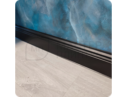 Плинтус ХДФ Dollken Cubu Hamburg Style 80мм Х 2,5 м 1144 Черный в интерьере 3