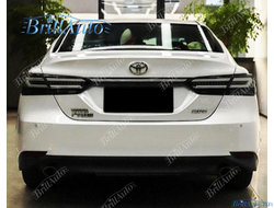 Стопы Toyota Camry 70 с накладкой на крышку