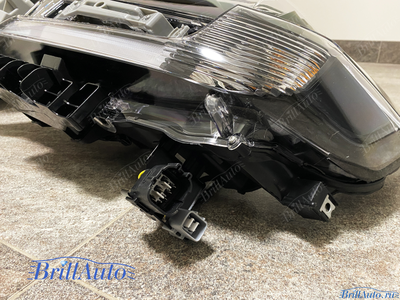 Фары Toyota Land Cruiser 200 в стиле LEXUS, БЕГАЮЩИЕ