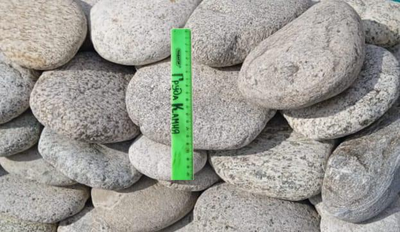 Галька плоская белая речная, фракция 300-400 мм