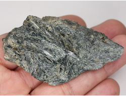 Актинолит, Россия, Северный Кавказ, КЧР, река Большой Блыб (66*40*22 мм, 53 г) №29629