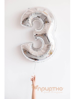 Серебряная фольгированная цифра 3