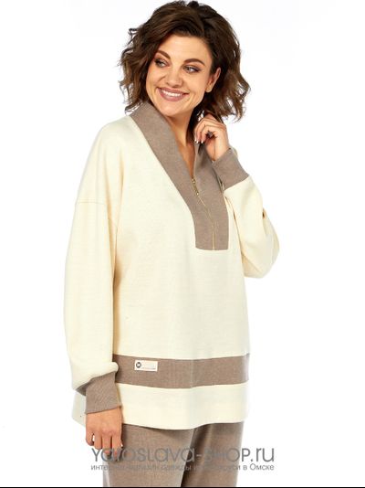 Трикотажный брючный костюм в бежевом цвете