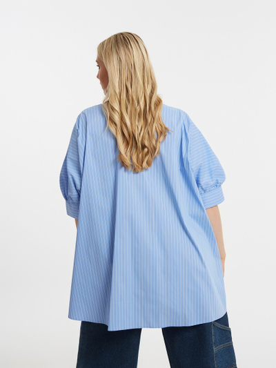 Рубашка голубая в полоску с вышивкой