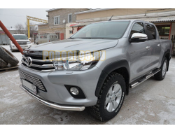 Пороги труба с проступью d76 для Toyota Hilux 2021-