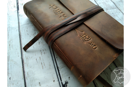 ежедневник в мягкой обложке из натуральной кожи с блинтовым тиснением