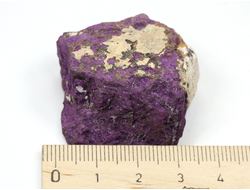 Пурпурит, коллекционный образец, Намибия (34*32*19 мм, 46 г) №37556