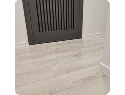 Плинтус ХДФ Dollken Cubu Flex Life XL 80мм Х 2,5 м 1013/5012 Белый в интерьере 11