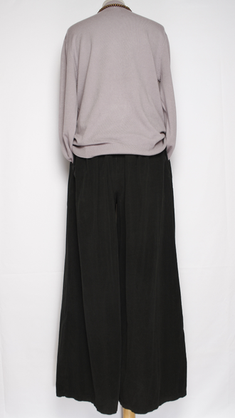 Брюки вельветовые"Палаццо защипы пояс" черные до 54