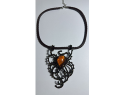 Подвеска с янтарем