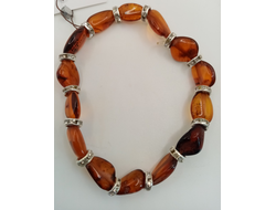 Браслет из натурального янтаря с бижутерией