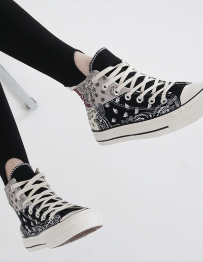 Converse motif store