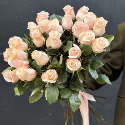 Букет из розовых роз 70 см