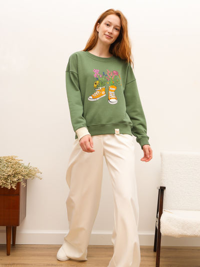 ЖЕНСКИЙ СВИТШОТ ОЛИВА "ЦВЕТОЧНЫЕ КЕДЫ"