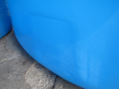 Площадка для врезки сливных штуцеров в пластиковой емкости на 3000 литров