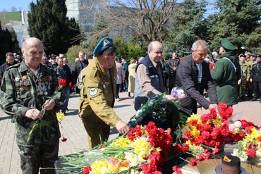 Сквер Славы 11.04.2022