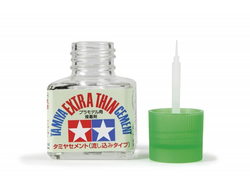 Tamiya: Супер жидкий клей с тонкой кисточкой (40 мл.)