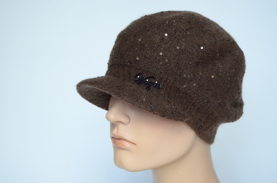 korichnevaya-zimnyaya-kepka-s-payetkami-vizio-5219-wo-italiya