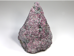 Эвдиалит в породе, Россия, Кольский п-ов, Хибины (101*65*63 мм, 480 г) №23799