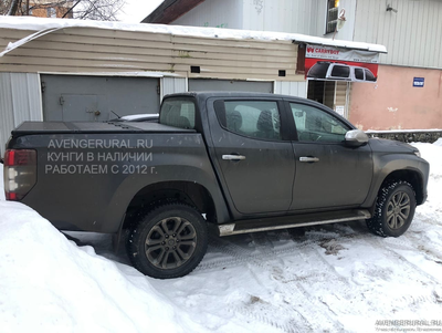 Жёсткая трёхсекционная алюминиевая крышка на Mitsubishi L200 2015-2016-2017-2018-2019-2020-2021-2022