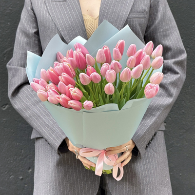 Букет из 51 розового тюльпана