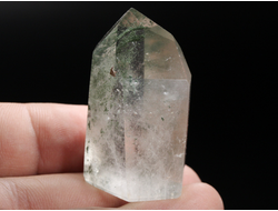 Кварц горный хрусталь с фантомами и хлоритом, кристалл полированный, Бразилия (43*28*20 мм, 33 г) №36855