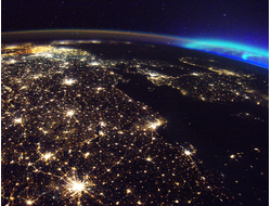 Картина обогреватель, спутниковое фото Западная Европа в ночи