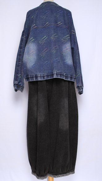 Джинсовка-бомбер "ЦВЕТНЫЕ ШТРИХИ" черная, синяя р.46-52