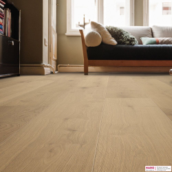 Декор паркетной доски Haro Дуб Мореный Инвизибл Саваж браш 1-пол, масло 538941 в интерьере комнаты