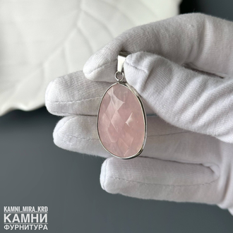 Кулон каплевидной формы в огранке розовый кварц 30-33х20-25 мм, цена за штуку