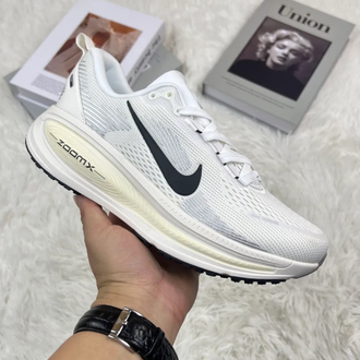 Nike Vomero 18 Summit Coconut Milk